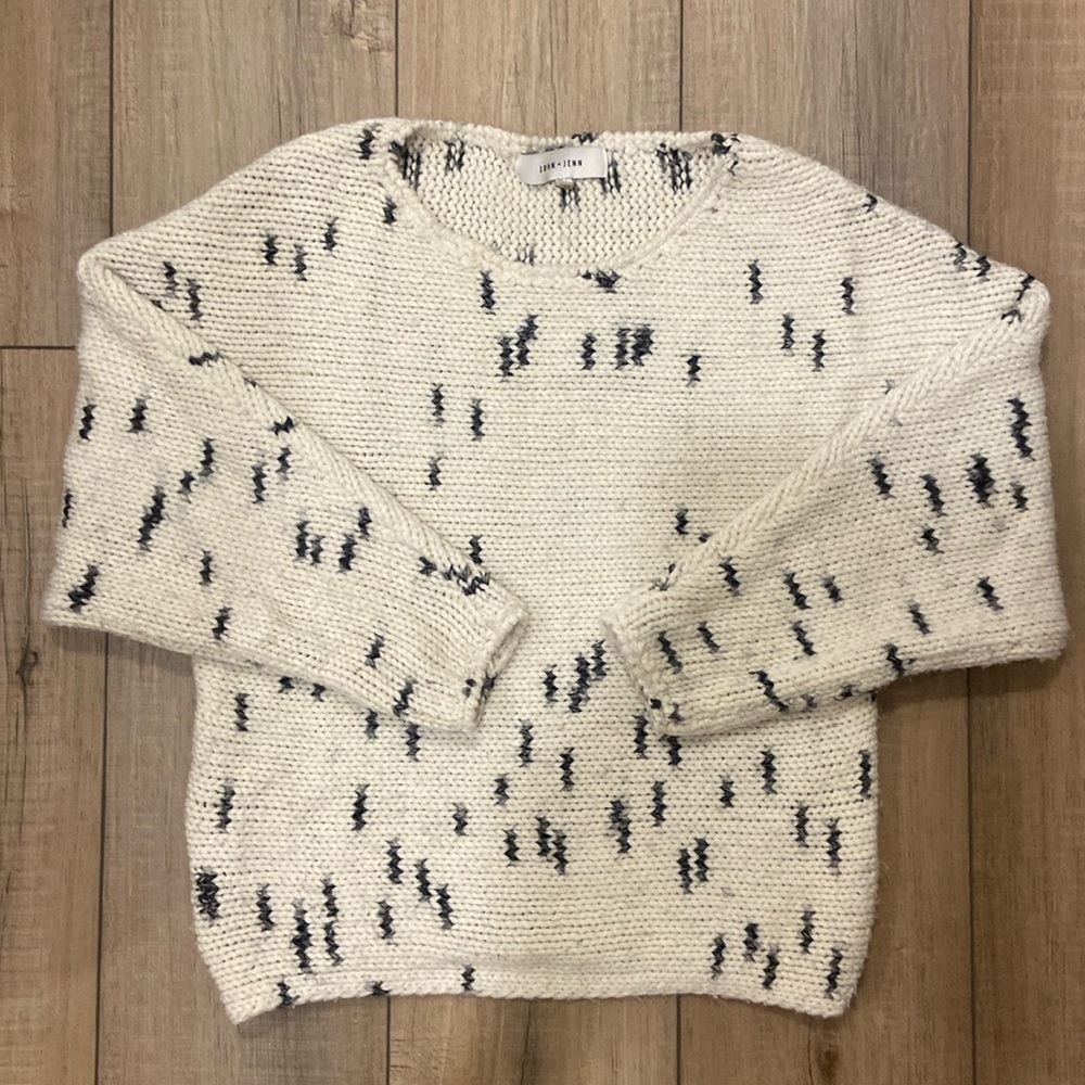 Beautiful white and black knit sweater, size small